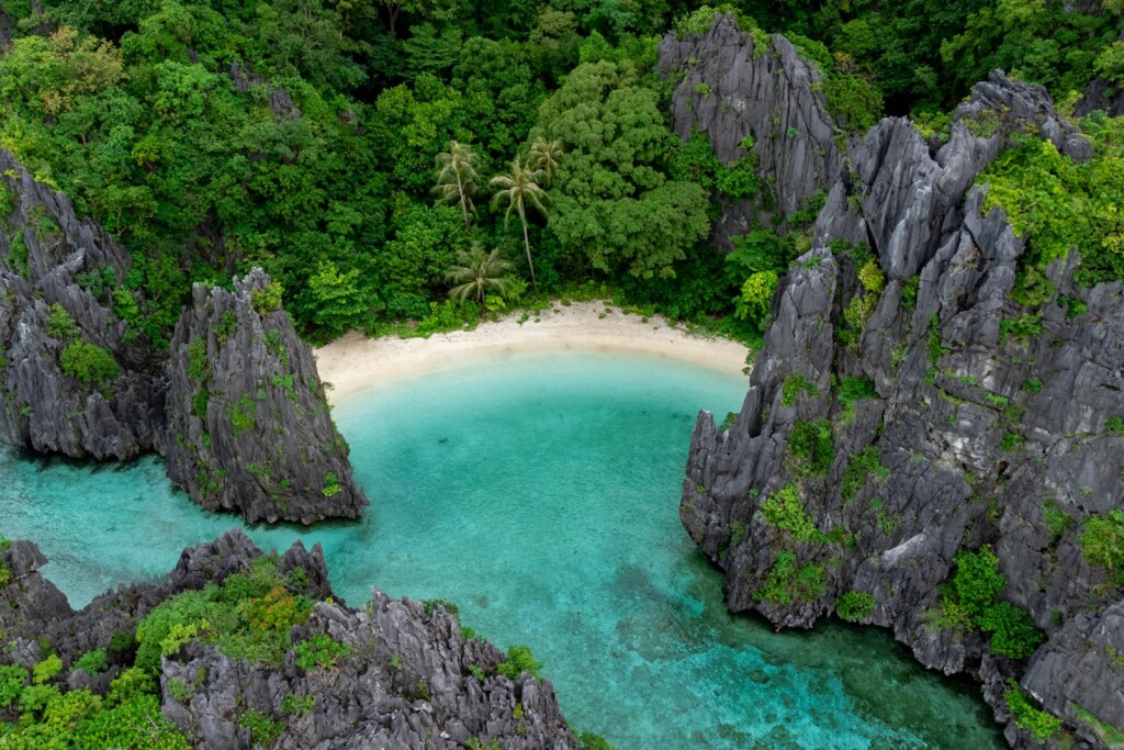 Lagon caché d’El Nido vu du ciel, Palawan, Philippines