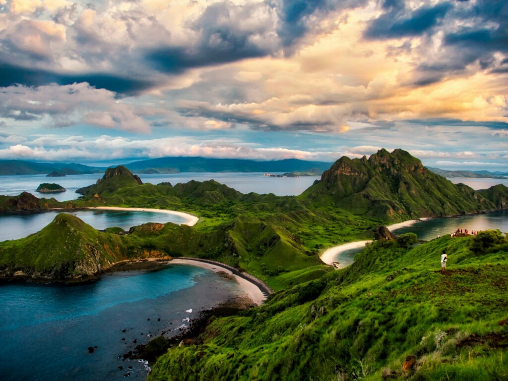 Île de Padar et ses trois baies, parc national de Komodo, Indonésie